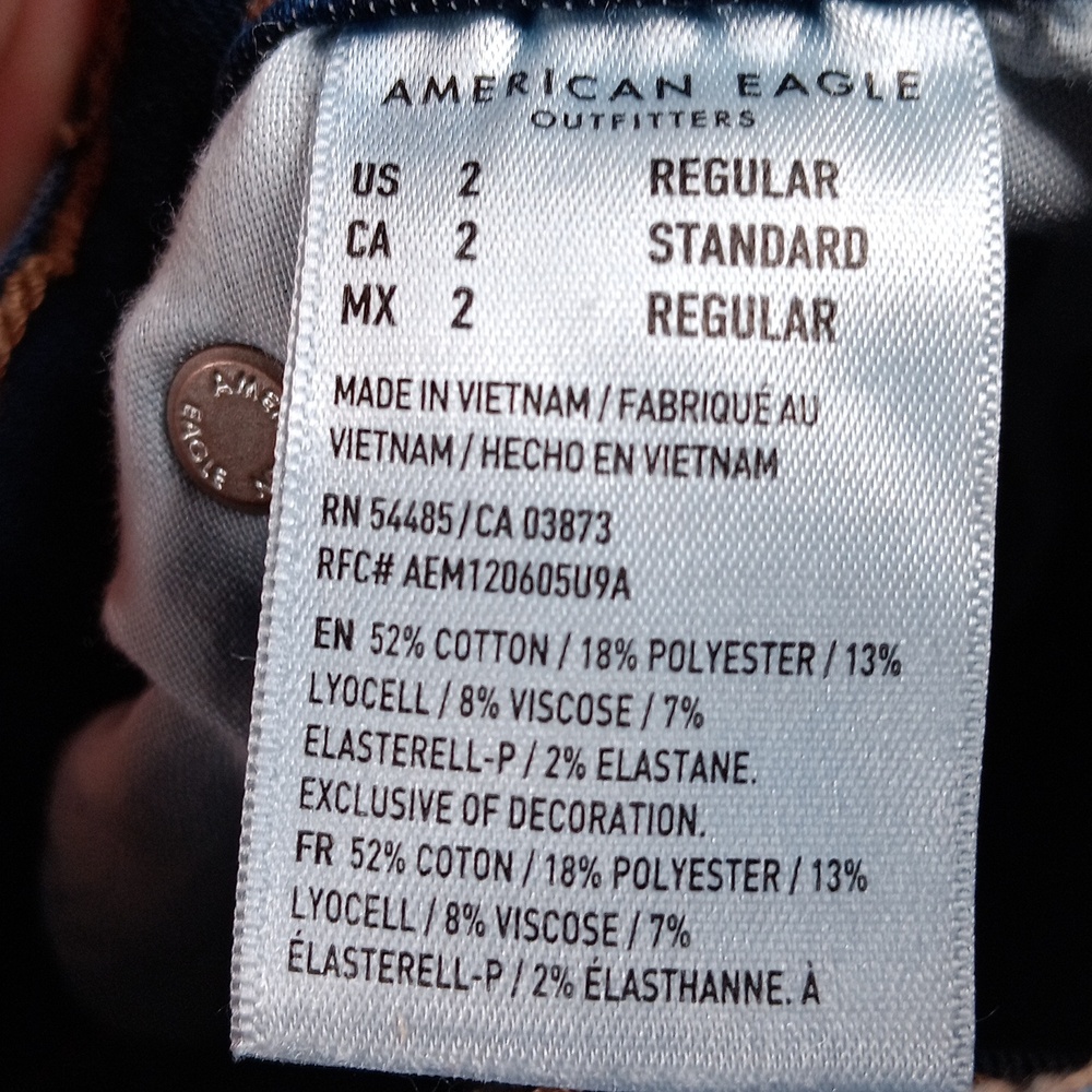 American Eagle Super High Rise Flare Distressed Jeans Size 2 - Picture 6 of 8